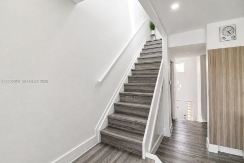 Townhouse in Sunrise, Florida 3 bedrooms, 171.68 sq.m. № 2076614 - photo 14