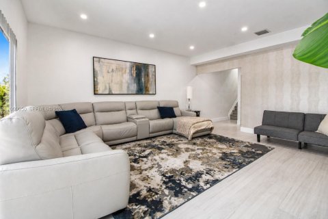 Townhouse in Sunrise, Florida 3 bedrooms, 171.68 sq.m. № 2076614 - photo 6