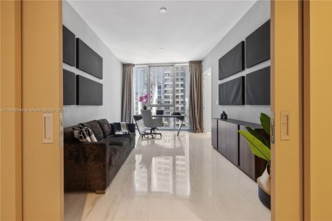 Купить кондоминиум в Майами, Флорида 4 спальни, 328.5м2, № 2035150 - фото 18