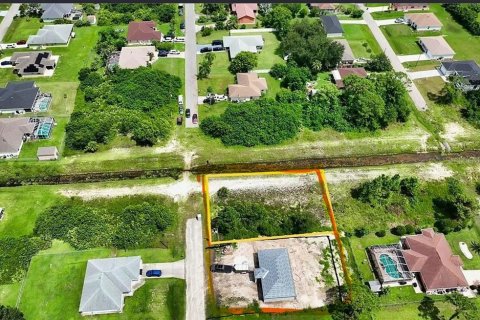 House in Lehigh Acres, Florida 3 bedrooms, 98.2 sq.m. № 1651662 - photo 19