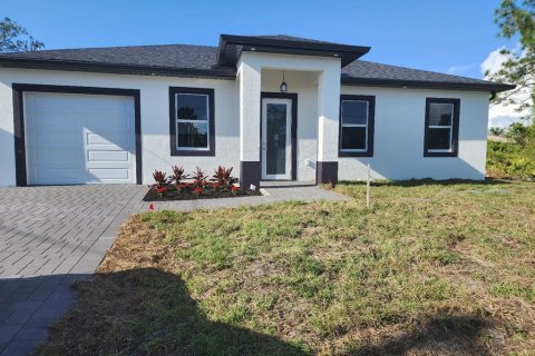 House in Lehigh Acres, Florida 3 bedrooms, 98.2 sq.m. № 1651662 - photo 1