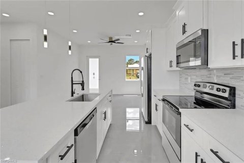 House in Lehigh Acres, Florida 3 bedrooms, 98.2 sq.m. № 1651662 - photo 4