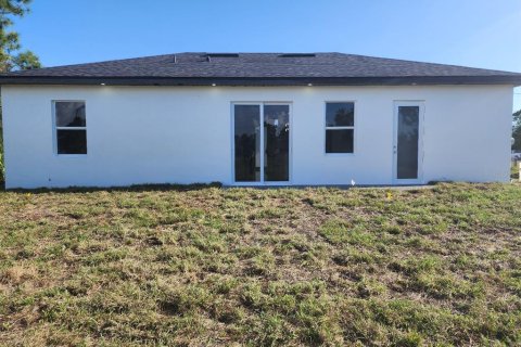 House in Lehigh Acres, Florida 3 bedrooms, 98.2 sq.m. № 1651662 - photo 16