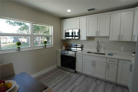 Casa en venta en Vero Beach, Florida, 3 dormitorios, 87.33 m2 № 2006276 - foto 13