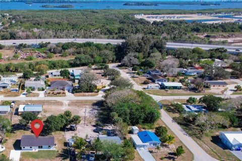 House in Vero Beach, Florida 3 bedrooms, 100.33 sq.m. № 2006276 - photo 26