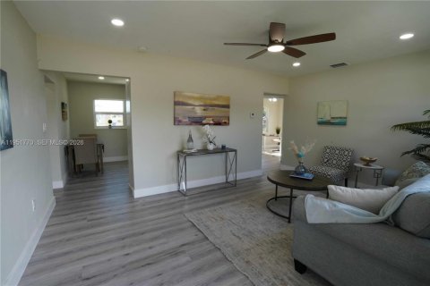 Casa en venta en Vero Beach, Florida, 3 dormitorios, 87.33 m2 № 2006276 - foto 7