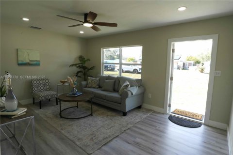 Casa en venta en Vero Beach, Florida, 3 dormitorios, 87.33 m2 № 2006276 - foto 9