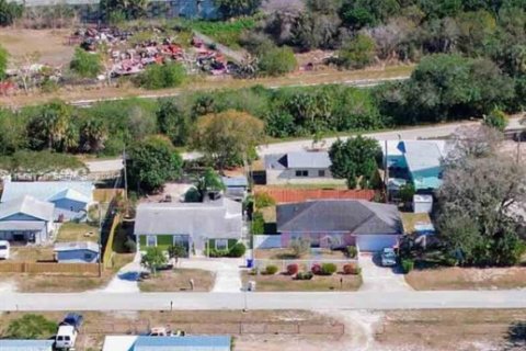 House in Vero Beach, Florida 3 bedrooms, 100.33 sq.m. № 2006276 - photo 27