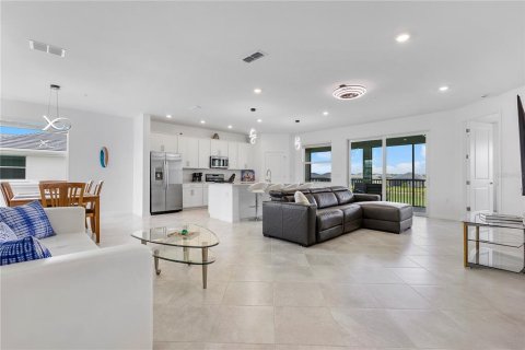 Townhouse in Punta Gorda, Florida 3 bedrooms, 196.02 sq.m. № 1901634 - photo 5