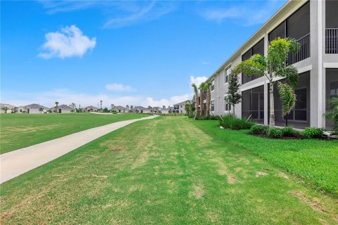 Townhouse in Punta Gorda, Florida 3 bedrooms, 196.02 sq.m. № 1901634 - photo 16