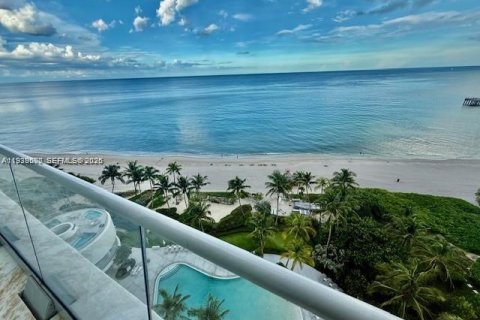 Condo in Sunny Isles Beach, Florida, 2 bedrooms  № 1996751