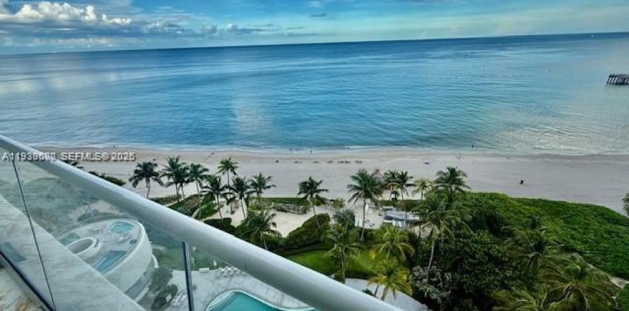 Condo in Sunny Isles Beach, Florida, 2 bedrooms  № 1996751