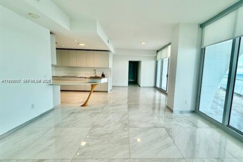 Condo in Sunny Isles Beach, Florida, 2 bedrooms  № 1996751 - photo 7