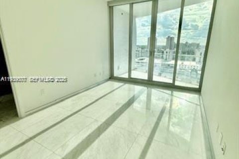 Condo in Sunny Isles Beach, Florida, 2 bedrooms  № 1996751 - photo 27