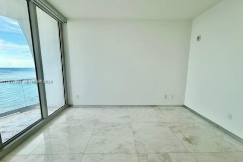 Condo in Sunny Isles Beach, Florida, 2 bedrooms  № 1996751 - photo 20