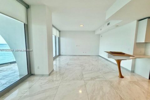 Condo in Sunny Isles Beach, Florida, 2 bedrooms  № 1996751 - photo 4