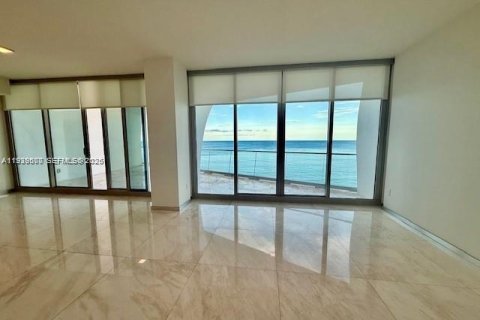 Condo in Sunny Isles Beach, Florida, 2 bedrooms  № 1996751 - photo 6