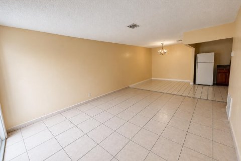 Copropriété à louer à Coral Springs, Floride: 3 chambres, 102.19 m2 № 2274344 - photo 7