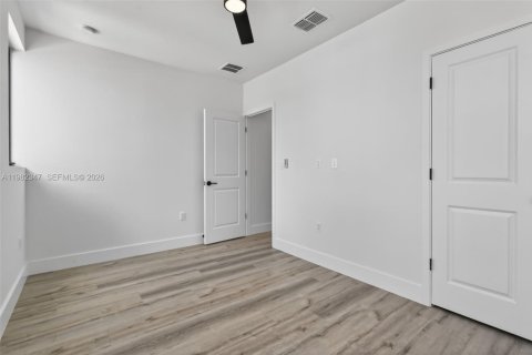 Touwnhouse à vendre à Miami, Floride: 2 chambres, 107.77 m2 № 2049670 - photo 30