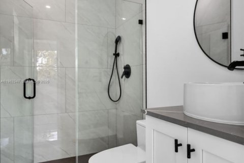 Touwnhouse à vendre à Miami, Floride: 2 chambres, 107.77 m2 № 2049670 - photo 28