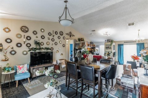 House in Poinciana, Florida 3 bedrooms, 115.2 sq.m. № 1773847 - photo 4
