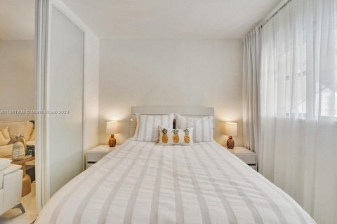 Купить кондоминиум в Халландейл-Бич, Флорида 2 спальни, 89.65м2, № 1702355 - фото 29