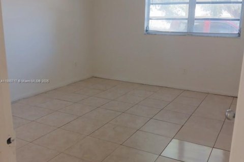 Apartamento en alquiler en Hollywood, Florida, 1 dormitorio, 544.78 m2 № 2017366 - foto 11
