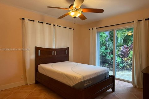 Villa ou maison à louer à Oakland Park, Floride: 3 chambres, 192.4 m2 № 1963775 - photo 12