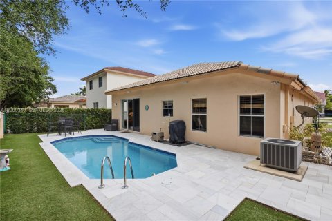 House in Davie, Florida 3 bedrooms, 168.62 sq.m. № 2065282 - photo 14