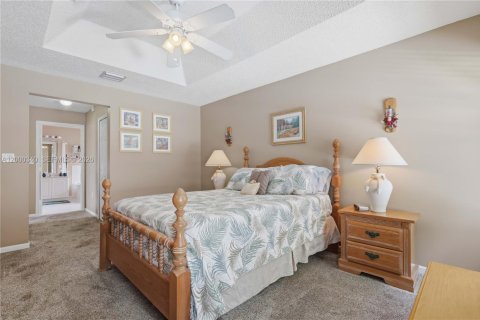 House in Davie, Florida 3 bedrooms, 168.62 sq.m. № 2065282 - photo 16