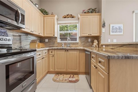 House in Davie, Florida 3 bedrooms, 168.62 sq.m. № 2065282 - photo 9