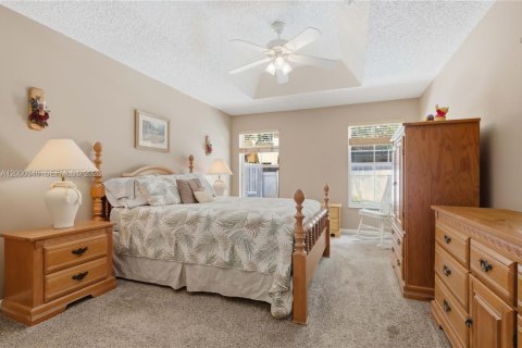 House in Davie, Florida 3 bedrooms, 168.62 sq.m. № 2065282 - photo 15