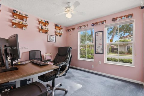 House in Davie, Florida 3 bedrooms, 168.62 sq.m. № 2065282 - photo 19