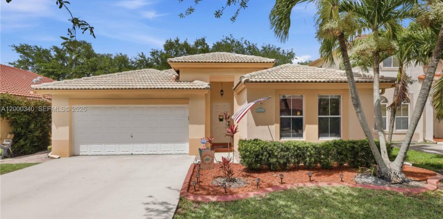 House in Davie, Florida 3 bedrooms, 168.62 sq.m. № 2065282