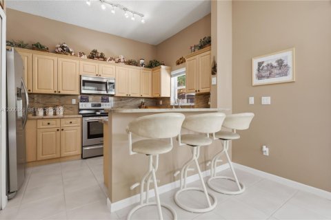 House in Davie, Florida 3 bedrooms, 168.62 sq.m. № 2065282 - photo 8