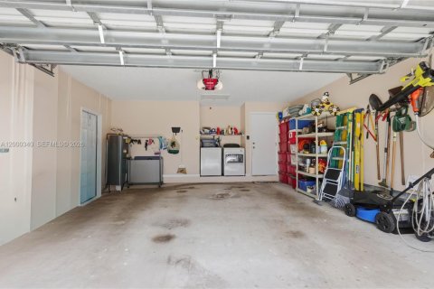 House in Davie, Florida 3 bedrooms, 168.62 sq.m. № 2065282 - photo 25