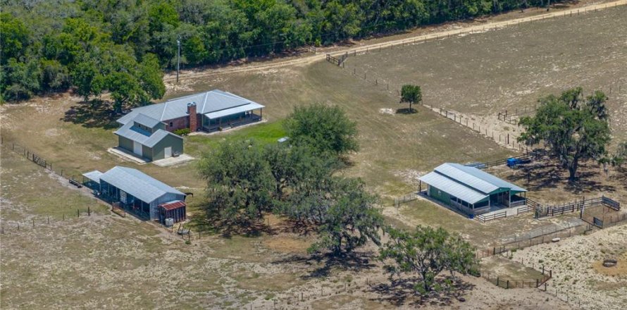 Casa en Haines City, Florida 4 dormitorios, 302.49 m2 № 1829704