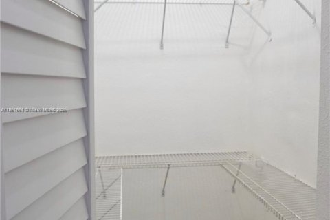 Снять в аренду квартиру в Майами, Флорида 1 спальня, № 1958368 - фото 18