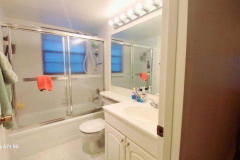Copropriété à vendre à Boca Raton, Floride: 2 chambres, 78.04 m2 № 2187510 - photo 16