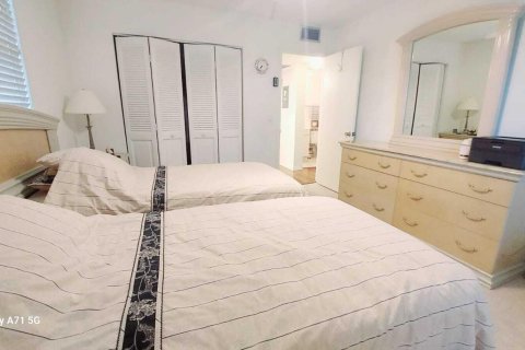 Copropriété à vendre à Boca Raton, Floride: 2 chambres, 78.04 m2 № 2187510 - photo 12