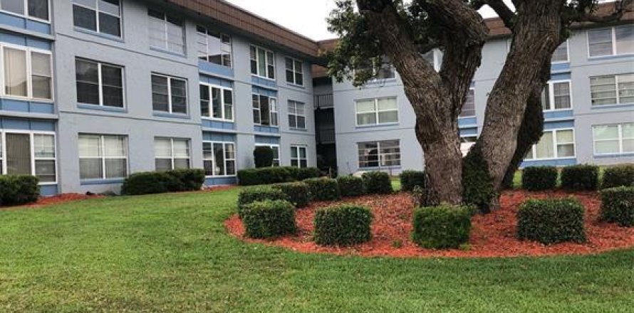 Condo in Winter Haven, Florida, 2 bedrooms № 1626206
