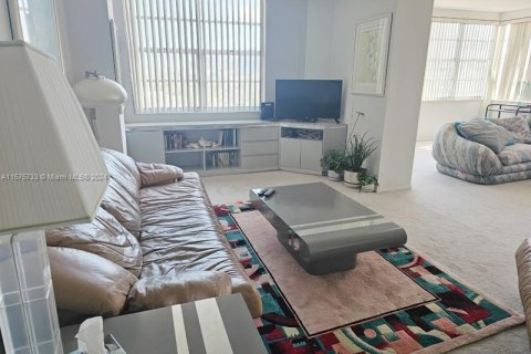 Condominio en venta en Hallandale Beach, Florida, 3 dormitorios, 161.65 m2 № 1728818 - foto 14