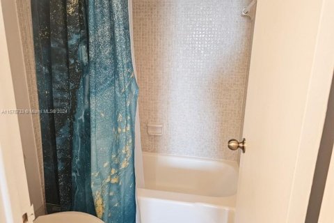 Condominio en venta en Hallandale Beach, Florida, 3 dormitorios, 161.65 m2 № 1728818 - foto 24