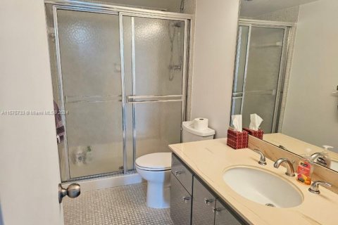 Condominio en venta en Hallandale Beach, Florida, 3 dormitorios, 161.65 m2 № 1728818 - foto 16