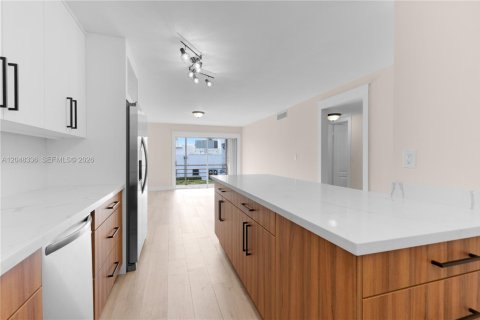 Condo in Miami, Florida, 2 bedrooms  № 2173090