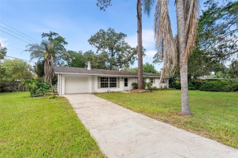 House in Gainesville, Florida 4 bedrooms, 166.48 sq.m. № 2347687