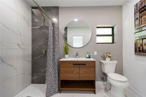 Купить виллу или дом в Форт-Лодердейл, Флорида 3 спальни, 154.03м2, № 1187957 - фото 9