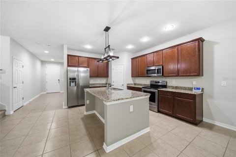 House in Wesley Chapel, Florida 5 bedrooms, 287.81 sq.m. № 2223625 - photo 7