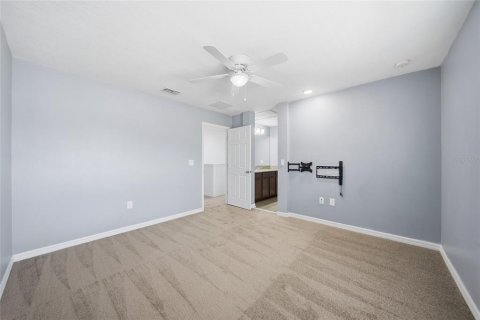 House in Wesley Chapel, Florida 5 bedrooms, 287.81 sq.m. № 2223625 - photo 17
