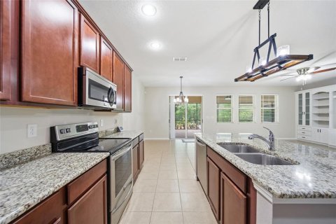 House in Wesley Chapel, Florida 5 bedrooms, 287.81 sq.m. № 2223625 - photo 6